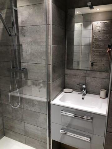 Appartement Chaleureux Au Pied Des Pistes, 4 Personnes, Wifi Val Thorens Esterno foto